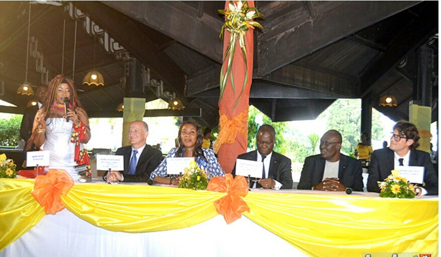 Lancement de la serie " MA GRANDE FAMILLE " : Akissi Delta reçoit 100 millions Fcfa de l’Etat