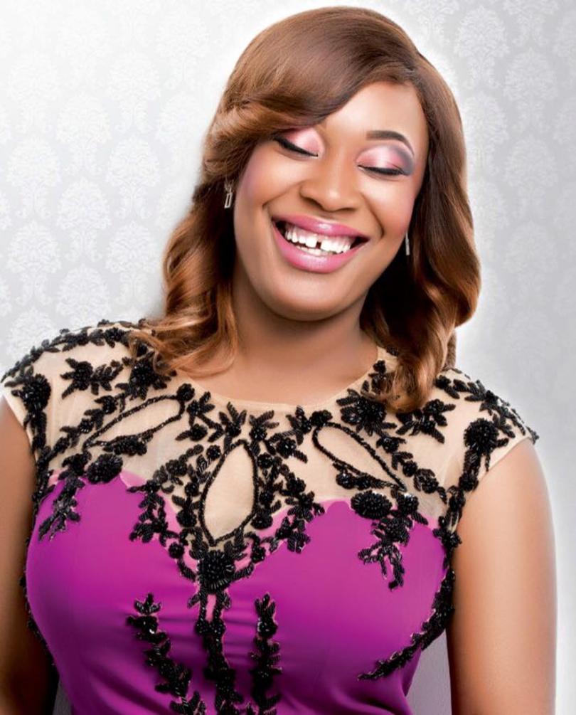 L'ARTISTE JOSEY INVITE  TOUS SES FANS A PASSER UNE SOIREE AVEC ELLE