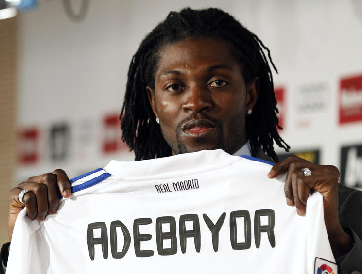 Emmanuel Adebayor prend la direction de Lyon