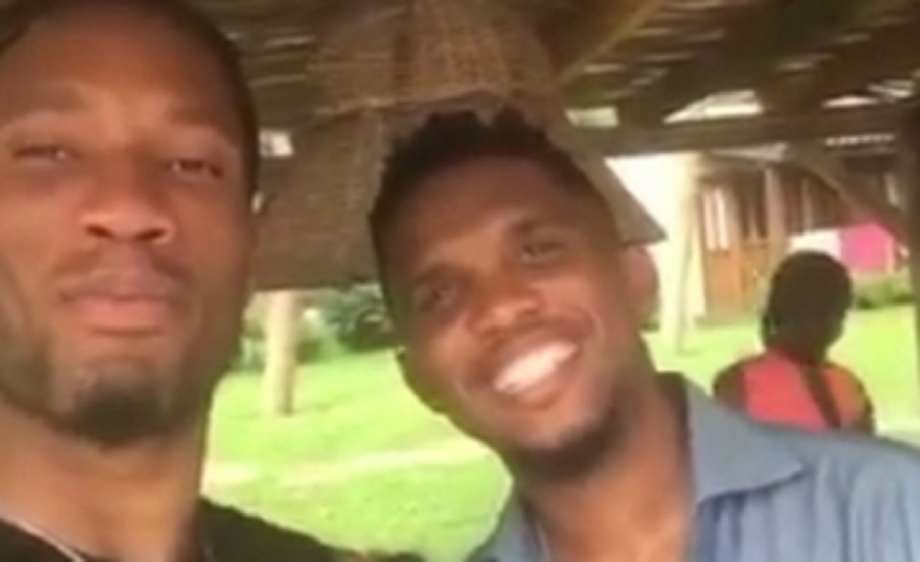  Drogba Didier et Samuel Eto’o souhaitent ensemble bonne année 2017 à leurs fans