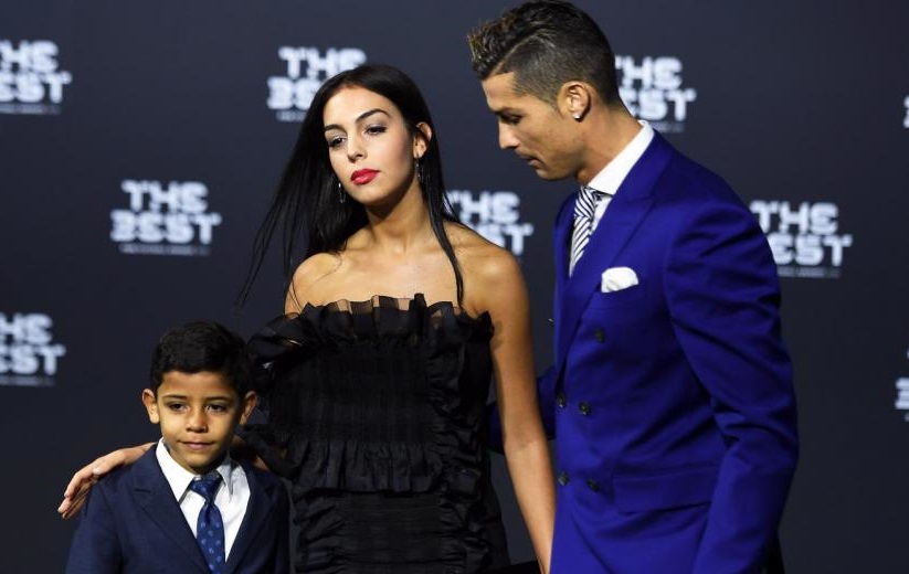 Après les jumeaux la petite amie de Cristiano Ronaldo enceinte ?