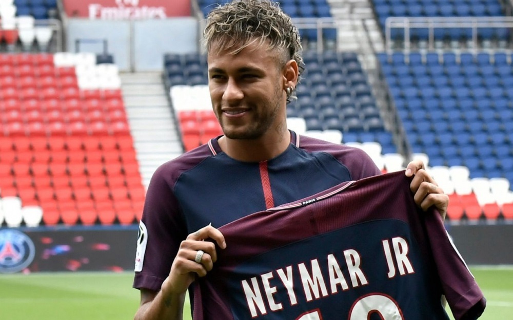 Neymar recrute un combattant MMA comme garde du corps !