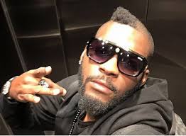 People: DJ Arafat n’a pas fait “tapé dos” au manager